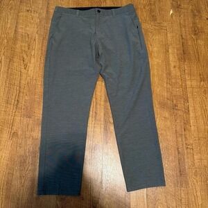 Vuori Meta Pant Mens 33 Charcoal Grey Heather Tech Chino Stretch V430